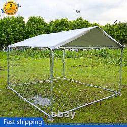 Chenil extérieur pour chien en métal robuste avec toit, grande cage pour chien dans un enclos.